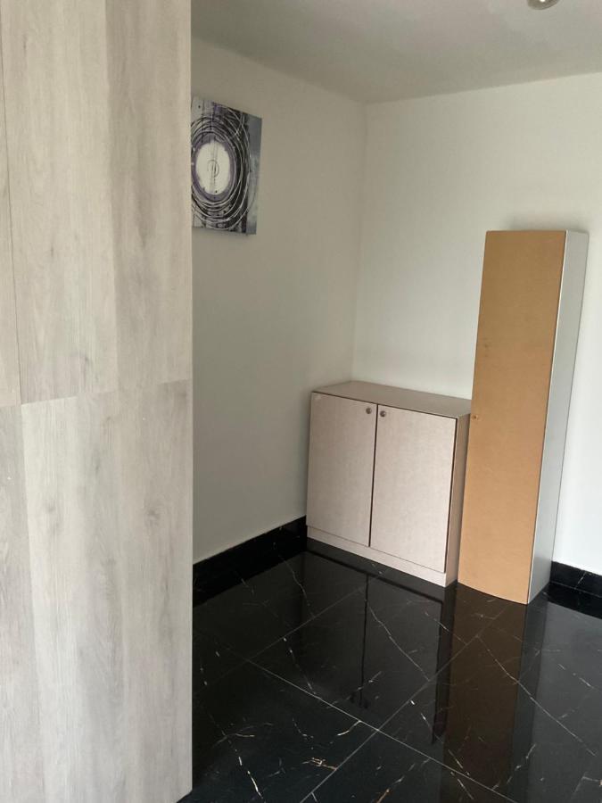 Oy Apartment Izegem Luaran gambar